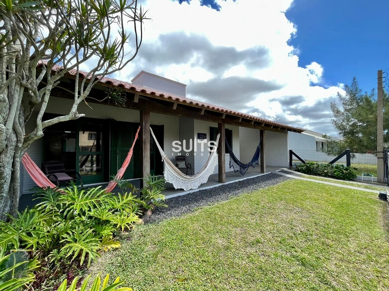 SOBRADO À 01 QUADRA DO MAR NA PRAIA DE ATLANTIDA SUL: 5ª foto da galeria de imagens do imóvel