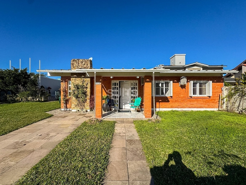 Casa com 02 terrenos próxima ao mar no Centro de Xangri-Lá : 3ª foto da galeria de imagens do imóvel