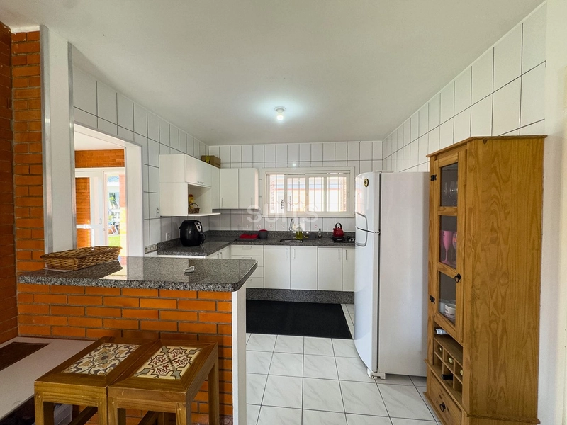 Casa com 02 terrenos próxima ao mar no Centro de Xangri-Lá : 7ª foto da galeria de imagens do imóvel