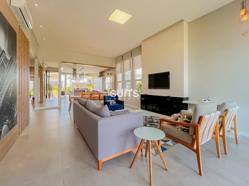 Excelente casa beira lago no condomínio Riviera: 2ª foto da galeria de imagens do imóvel