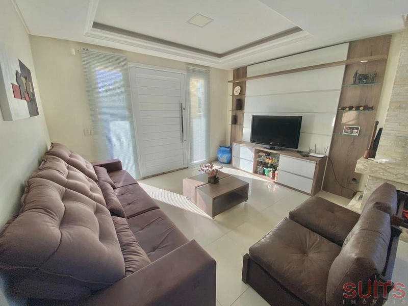 Lindo Sobrado com piscina no Coração de Xangri-Lá: 2ª foto da galeria de imagens do imóvel