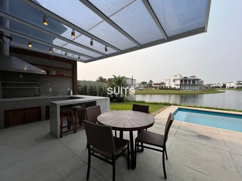 Excelente sobrado beira lago no Condomínio Enseada: 33ª foto da galeria de imagens do imóvel