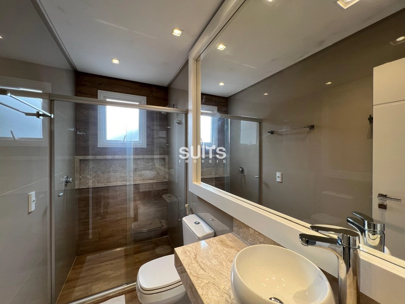 Excelente sobrado beira lago no Condomínio Enseada: 23ª foto da galeria de imagens do imóvel