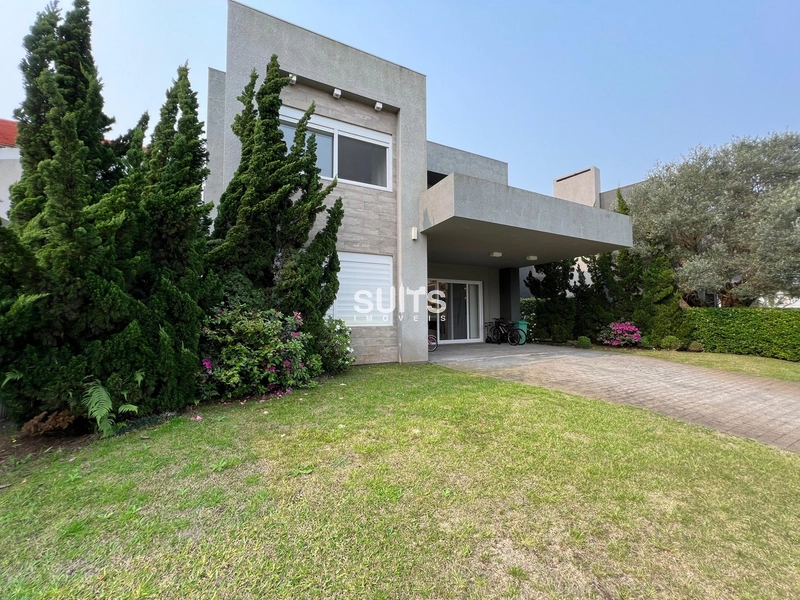 Excelente sobrado beira lago no Condomínio Enseada: 2ª foto da galeria de imagens do imóvel