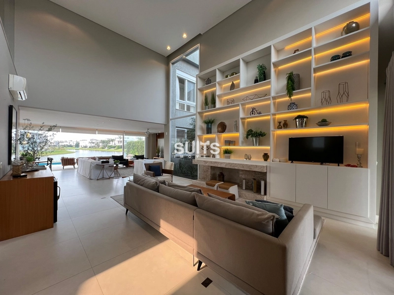 Excelente sobrado beira lago no Condomínio Enseada: 4ª foto da galeria de imagens do imóvel