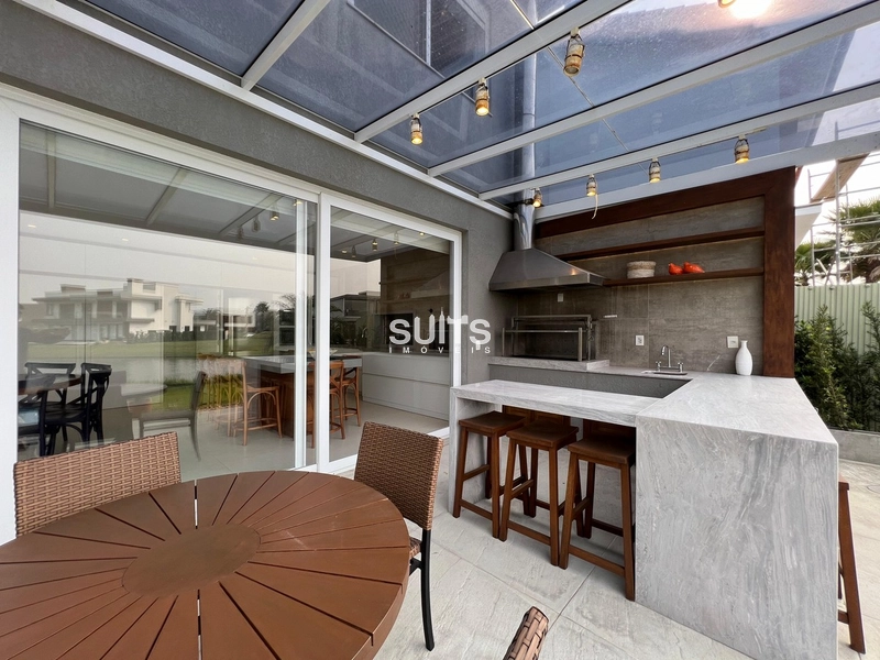 Excelente sobrado beira lago no Condomínio Enseada: 28ª foto da galeria de imagens do imóvel