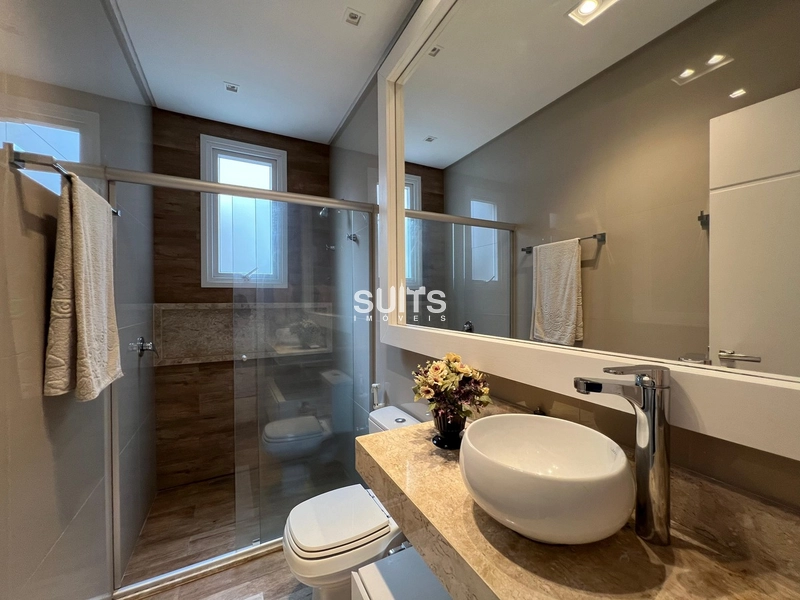 Excelente sobrado beira lago no Condomínio Enseada: 27ª foto da galeria de imagens do imóvel