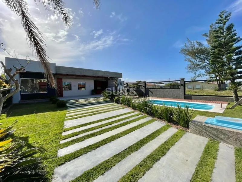 Excelente casa de Alto Padrão na praia de Atlântida Sul: 3ª foto da galeria de imagens do imóvel