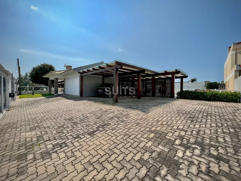 Incrível casa com 02 terrenos no centro de Xangri-Lá: 4ª foto da galeria de imagens do imóvel