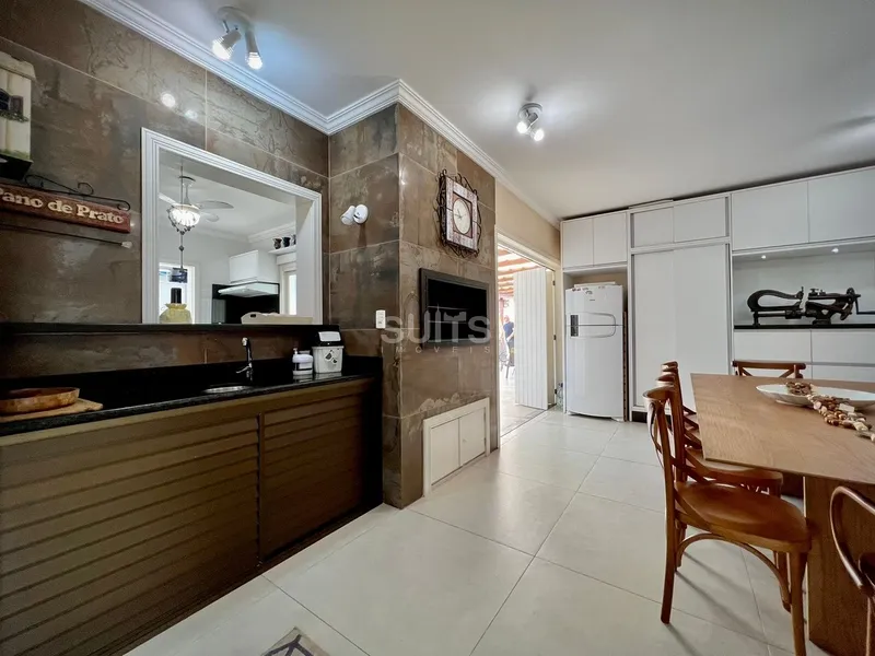 Incrível casa com 02 terrenos no centro de Xangri-Lá: 13ª foto da galeria de imagens do imóvel