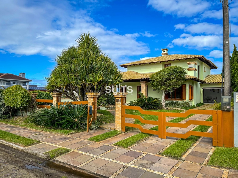 Excelente sobrado à 02 quadras do mar na praia de Atlântida: 1ª foto da galeria de imagens do imóvel