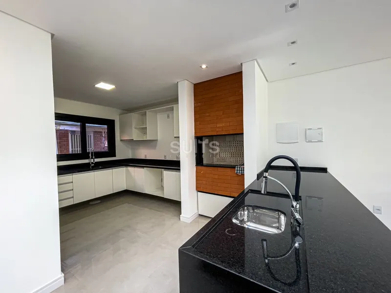 Excelente sobrado próximo ao mar: 9ª foto da galeria de imagens do imóvel