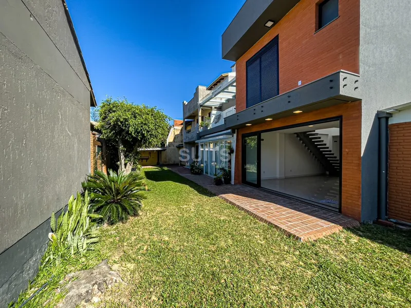 Excelente sobrado próximo ao mar: 3ª foto da galeria de imagens do imóvel