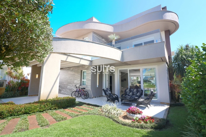 Sobrado na beira do lago no condomínio Enseada: 3ª foto da galeria de imagens do imóvel