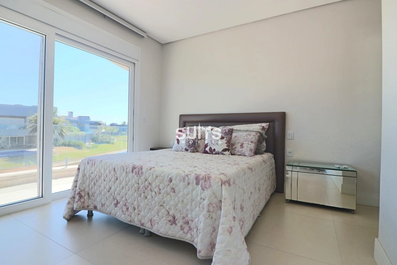 Sobrado na beira do lago no condomínio Enseada: 23ª foto da galeria de imagens do imóvel