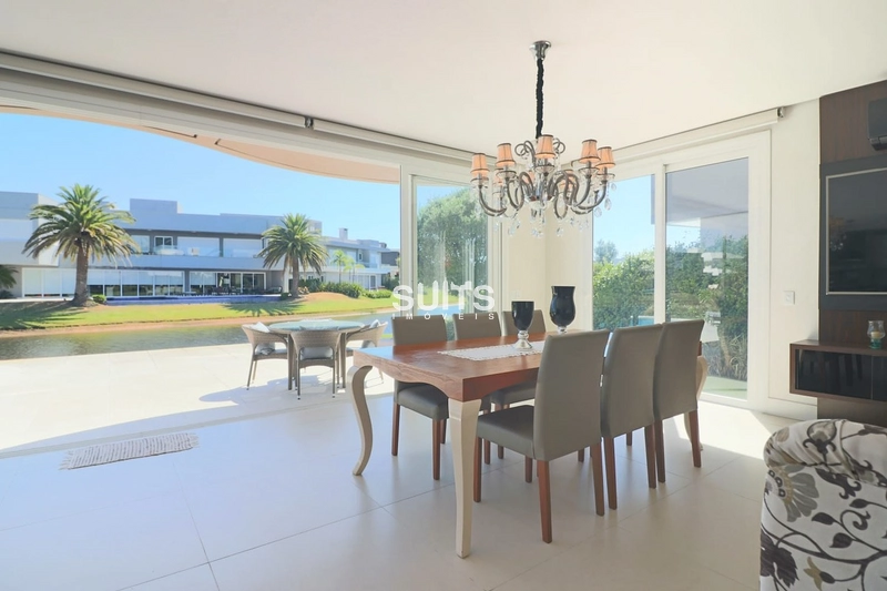 Sobrado na beira do lago no condomínio Enseada: 6ª foto da galeria de imagens do imóvel