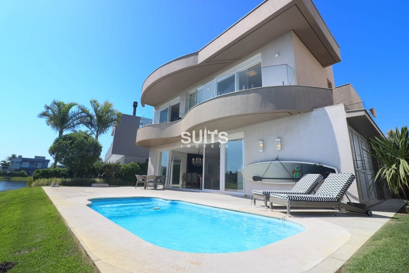 Sobrado na beira do lago no condomínio Enseada: 13ª foto da galeria de imagens do imóvel