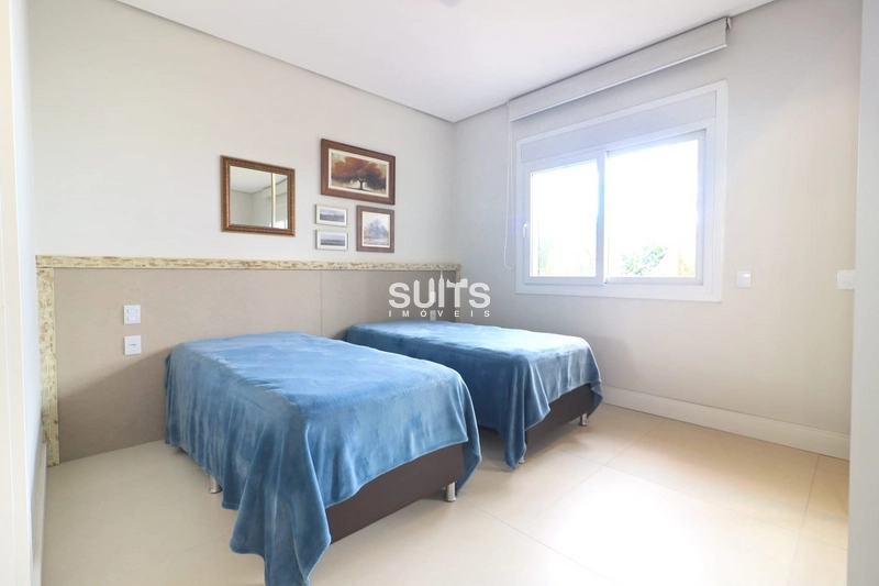 Sobrado na beira do lago no condomínio Enseada: 14ª foto da galeria de imagens do imóvel