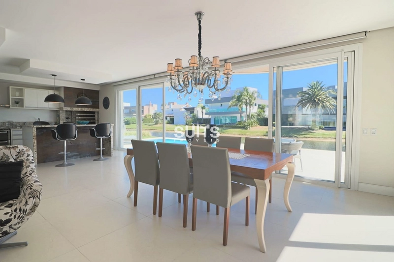 Sobrado na beira do lago no condomínio Enseada: 7ª foto da galeria de imagens do imóvel