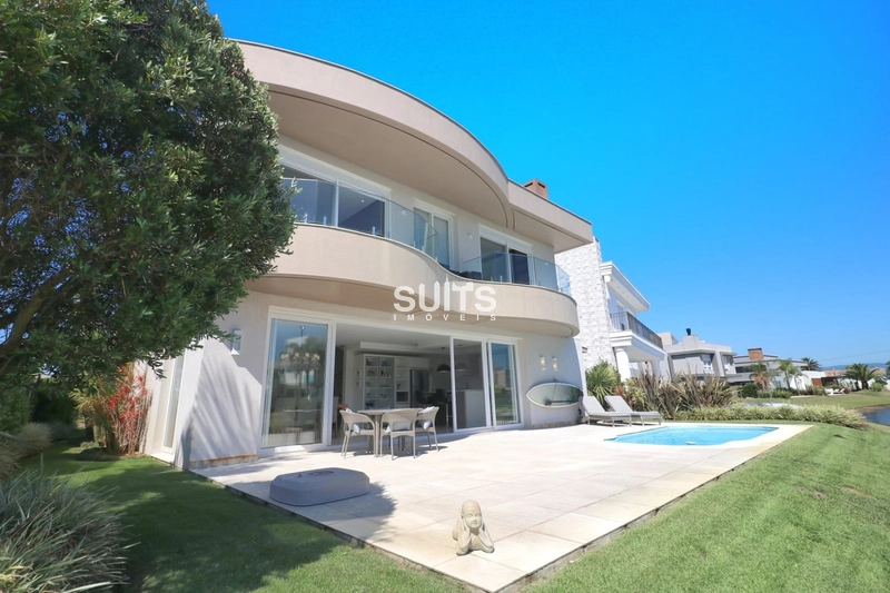 Sobrado na beira do lago no condomínio Enseada: 10ª foto da galeria de imagens do imóvel