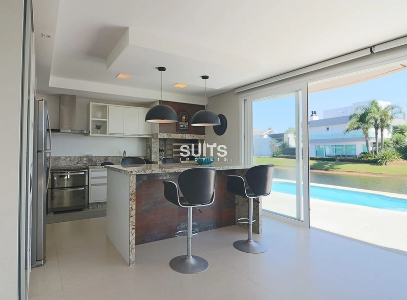 Sobrado na beira do lago no condomínio Enseada: 8ª foto da galeria de imagens do imóvel