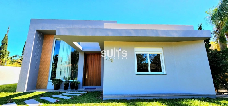 Excelente casa à venda na praia de Atlântida em Xangri-lá: 1ª foto da galeria de imagens do imóvel