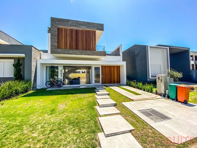 Excelente sobrado à venda no condomínio Blue em Xangri-Lá: 1ª foto da galeria de imagens do imóvel