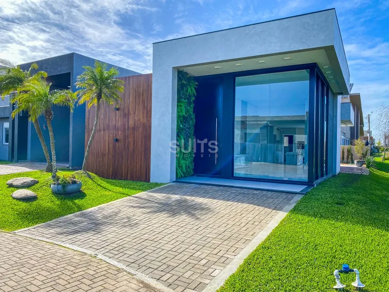 Belíssima casa de esquina no condomínio Blue: 2ª foto da galeria de imagens do imóvel