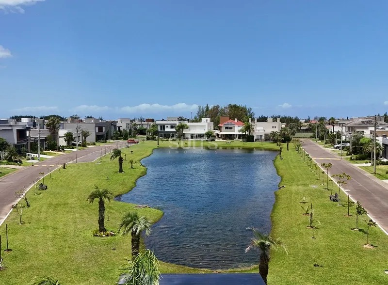 Excelente sobrado na beira do lago no condomínio Las Palmas: 3ª foto da galeria de imagens do imóvel