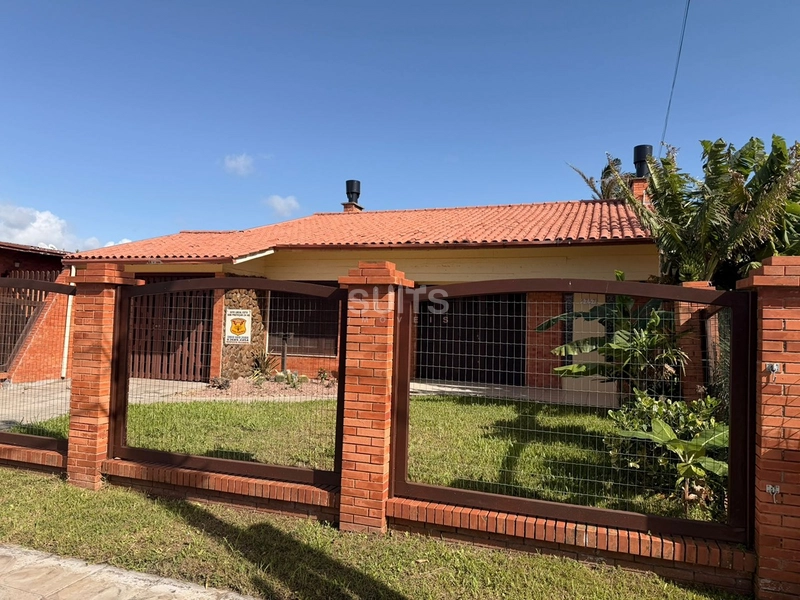Excelente casa à venda no Centro de Xangri-Lá : 4ª foto da galeria de imagens do imóvel