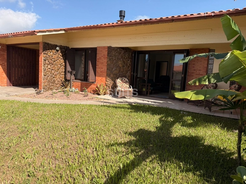 Excelente casa à venda no Centro de Xangri-Lá : 9ª foto da galeria de imagens do imóvel