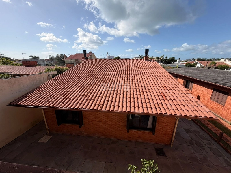 Excelente casa à venda no Centro de Xangri-Lá : 35ª foto da galeria de imagens do imóvel