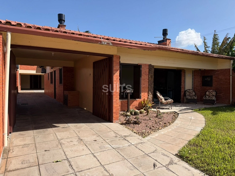 Excelente casa à venda no Centro de Xangri-Lá : 7ª foto da galeria de imagens do imóvel