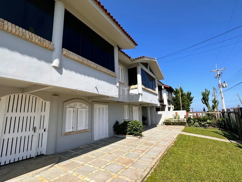 Excelente sobrado junto ao mar no Centro de Xangri-Lá: 4ª foto da galeria de imagens do imóvel