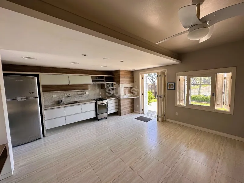 Excelente sobrado junto ao mar no Centro de Xangri-Lá: 6ª foto da galeria de imagens do imóvel