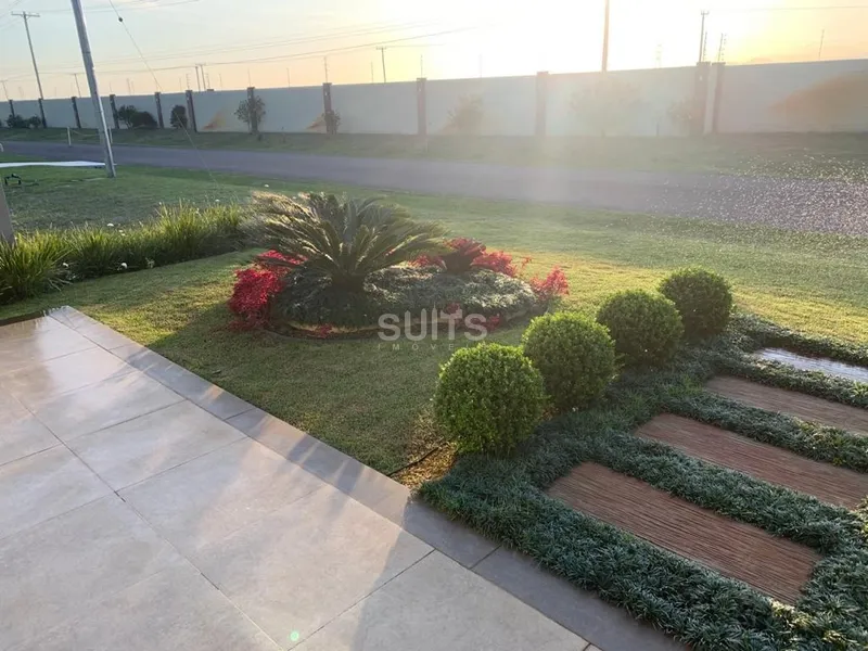 Lindíssima casa diferenciada no condomínio Riviera: 3ª foto da galeria de imagens do imóvel