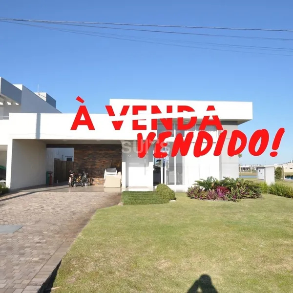 Lindíssima casa diferenciada no condomínio Riviera: 1ª foto da galeria de imagens do imóvel