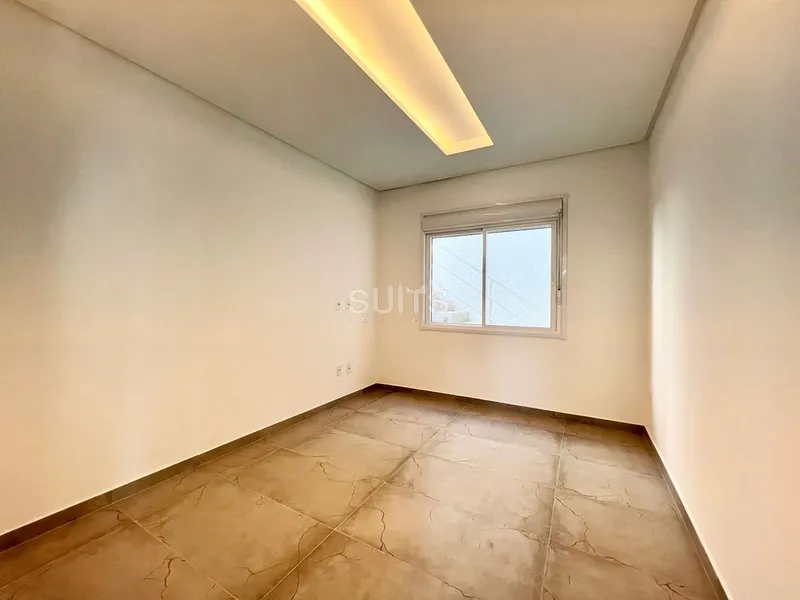 Linda Casa Alto Padrão Estilo Neoclássica: 15ª foto da galeria de imagens do imóvel