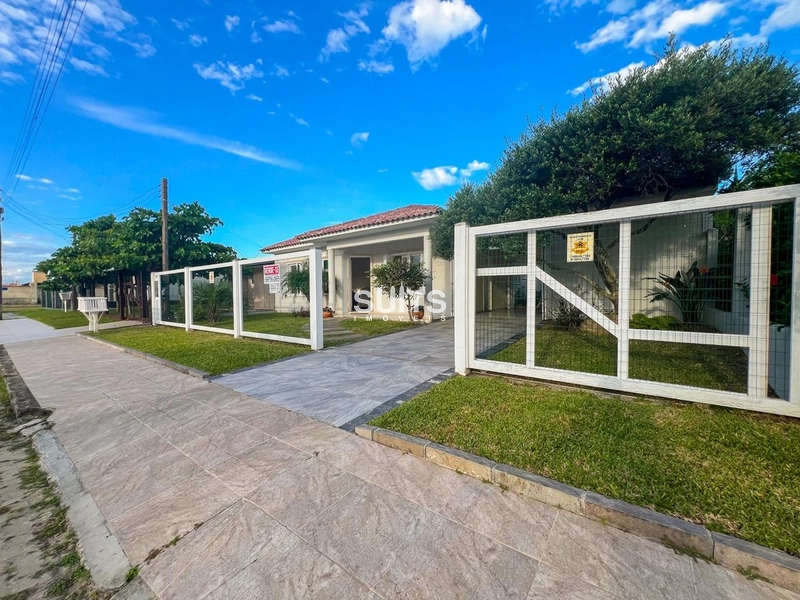 Excelente casa à venda na praia de Maristela em Xangri-lá: 3ª foto da galeria de imagens do imóvel