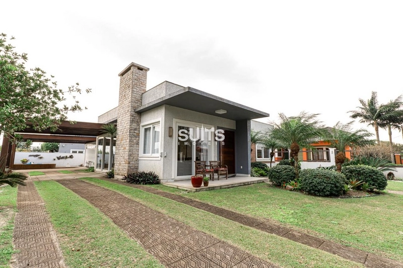 Belíssima casa á venda em Atlântida: 3ª foto da galeria de imagens do imóvel