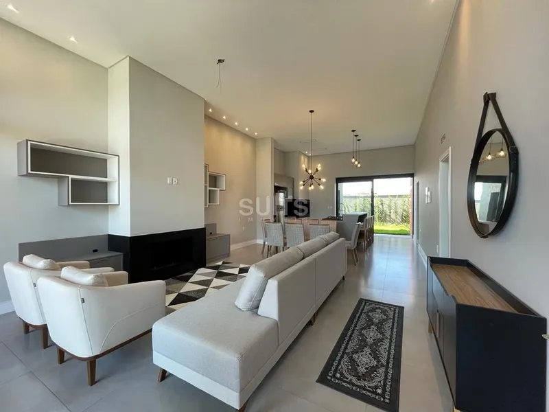 Belíssima casa contemporânea no condomínio Las Palmas: 3ª foto da galeria de imagens do imóvel