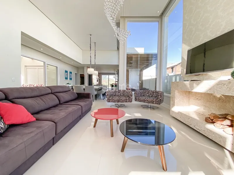 Linda casa com 02 terrenos à venda no Centro de Xangri-Lá: 5ª foto da galeria de imagens do imóvel