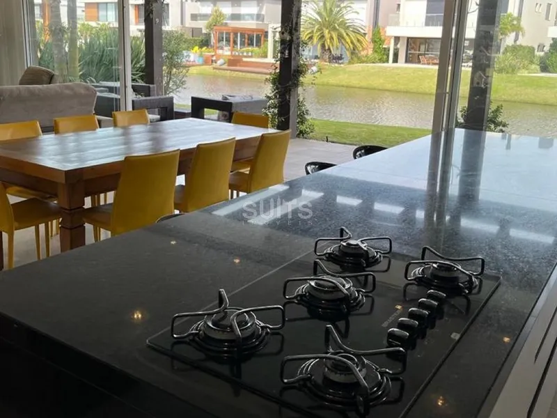 Excelente sobrado à venda no condomínio Malibu: 40ª foto da galeria de imagens do imóvel