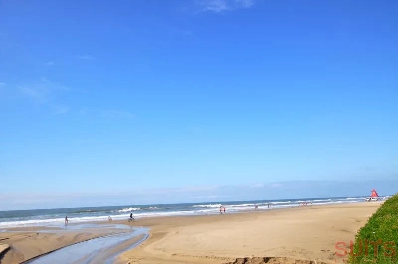 Excelente sobrado beira mar no centro de Xangri-Lá: 3ª foto da galeria de imagens do imóvel