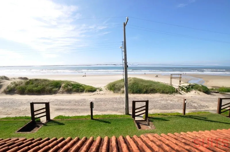 Excelente sobrado beira mar no centro de Xangri-Lá: 4ª foto da galeria de imagens do imóvel