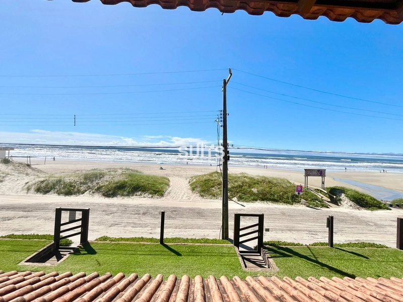 Excelente sobrado beira mar no centro de Xangri-Lá: 2ª foto da galeria de imagens do imóvel