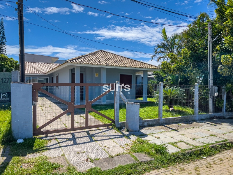 Casa à venda no centro da praia de Xangri-Lá: 1ª foto da galeria de imagens do imóvel