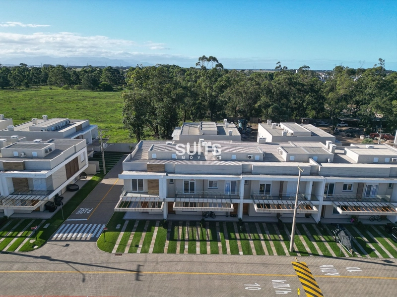 Excelente sobrado à venda no condomínio Murano em Capão da Canoa: 1ª foto da galeria de imagens do imóvel