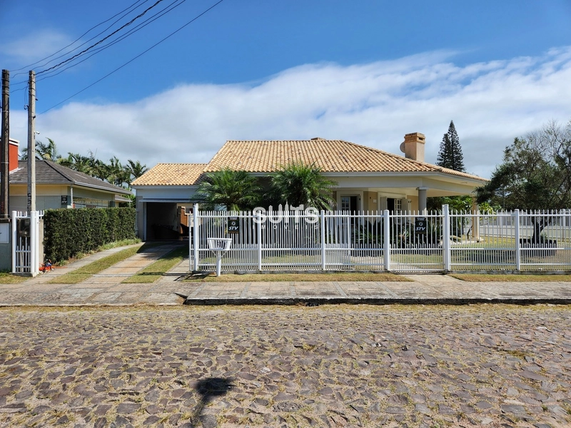 Excelente casa á venda na praia de Atlântida: 2ª foto da galeria de imagens do imóvel
