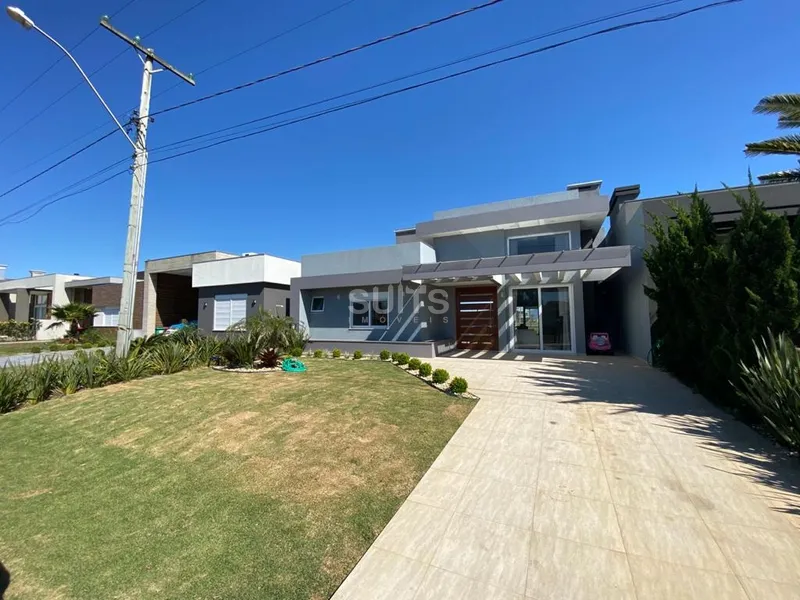 Linda casa no condomínio Riviera: 3ª foto da galeria de imagens do imóvel